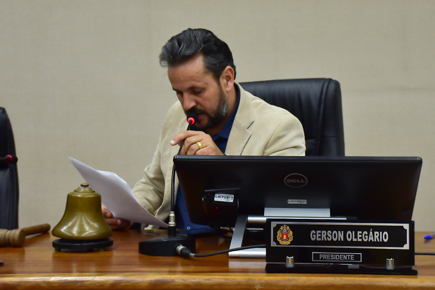 Gerson Olégario assume como presidente interino da Câmara